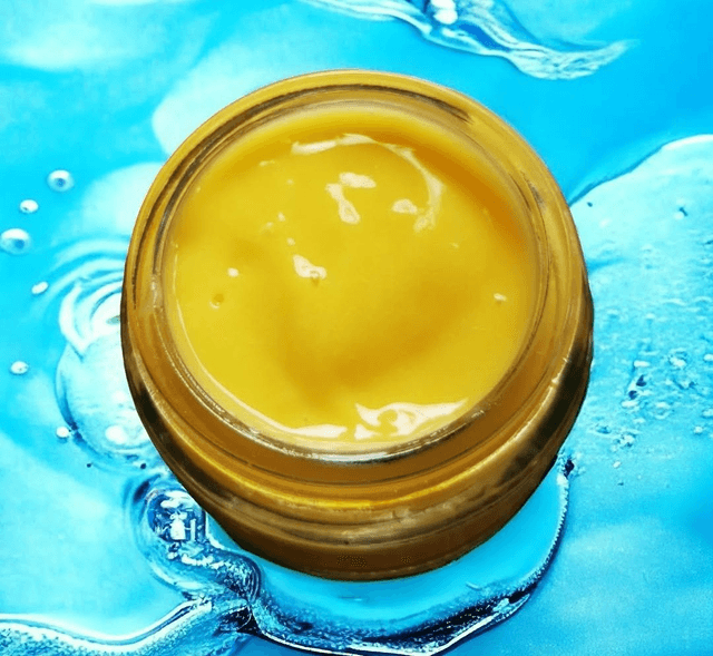 Crème &quot;Hâlée&quot; hydratante et anti-âge 30 grammes